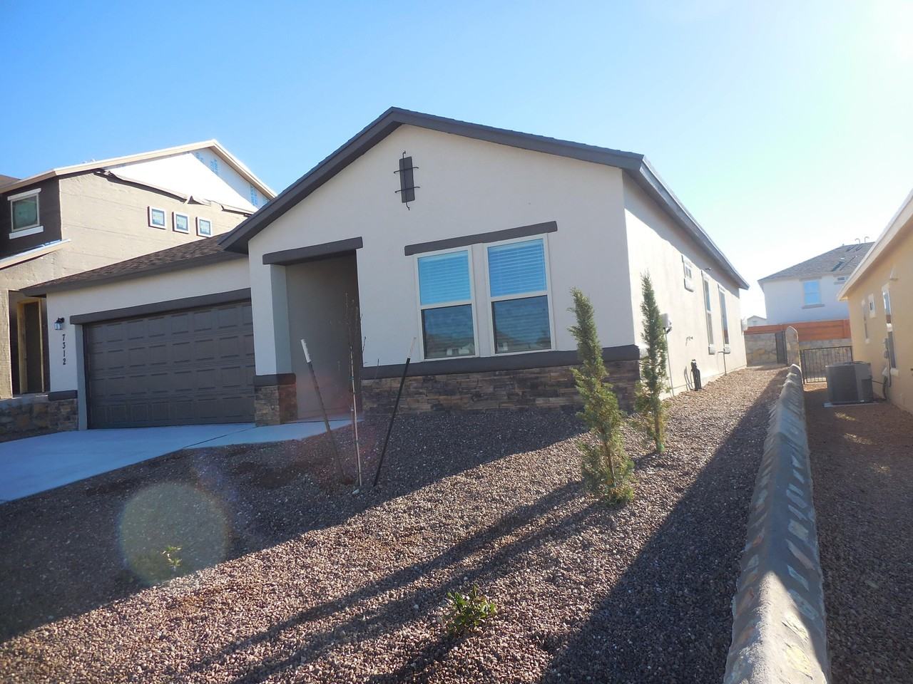 7312 Glacier Dr - Photo 2 of 30