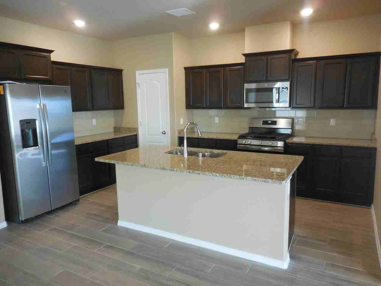 7312 Glacier Dr - Photo 3 of 30