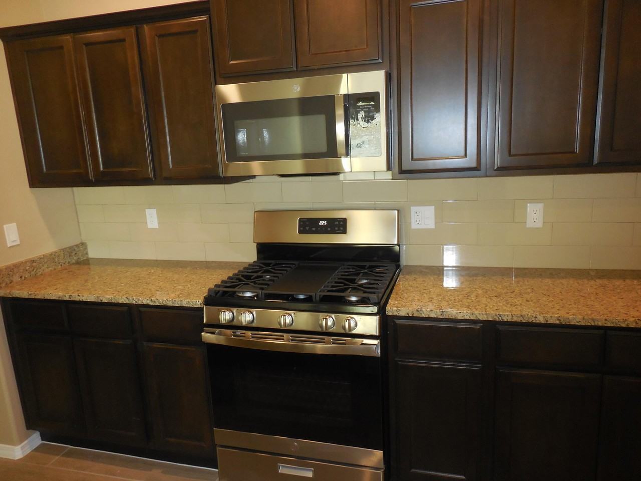 7312 Glacier Dr - Photo 6 of 30