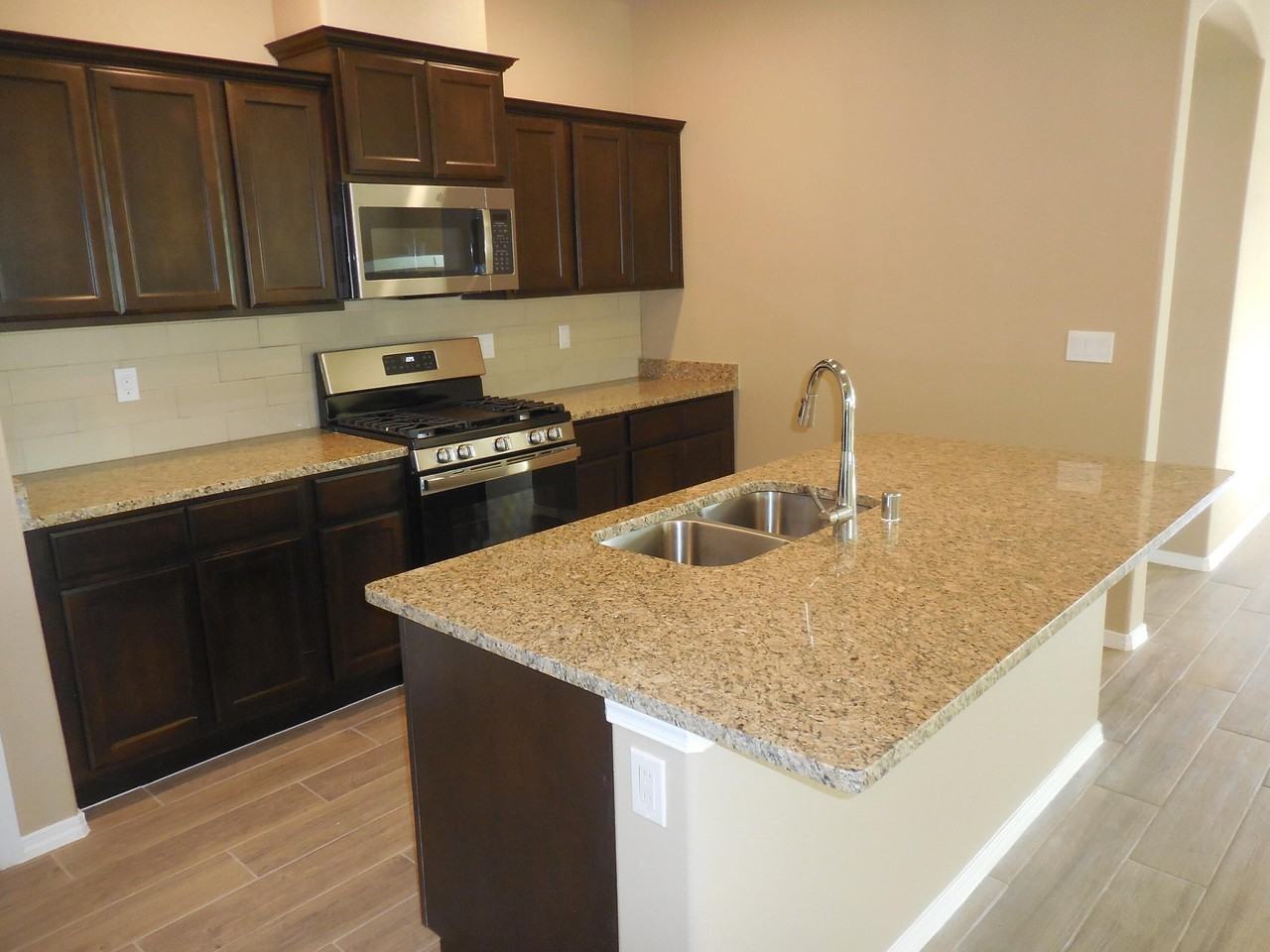 7312 Glacier Dr - Photo 7 of 30