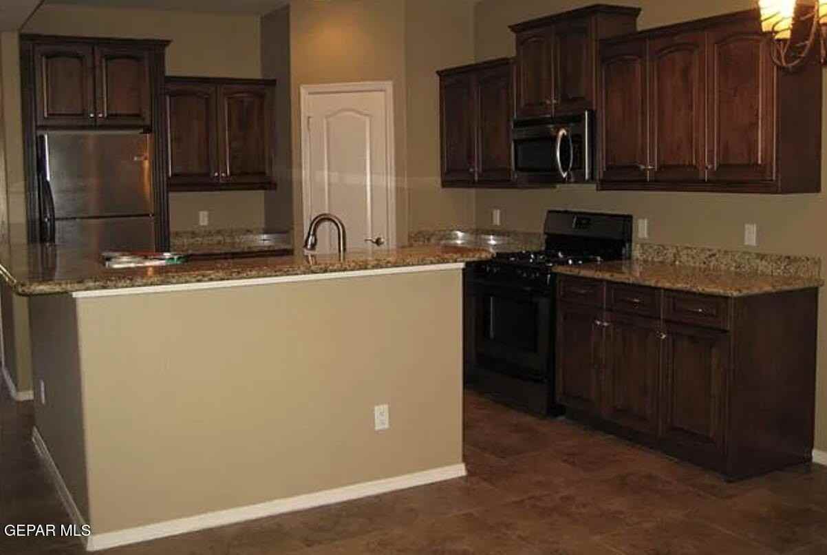 545 Green Village Ct #B - Photo 2 of 12
