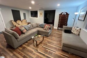 featured image of 702 E Lee Rd