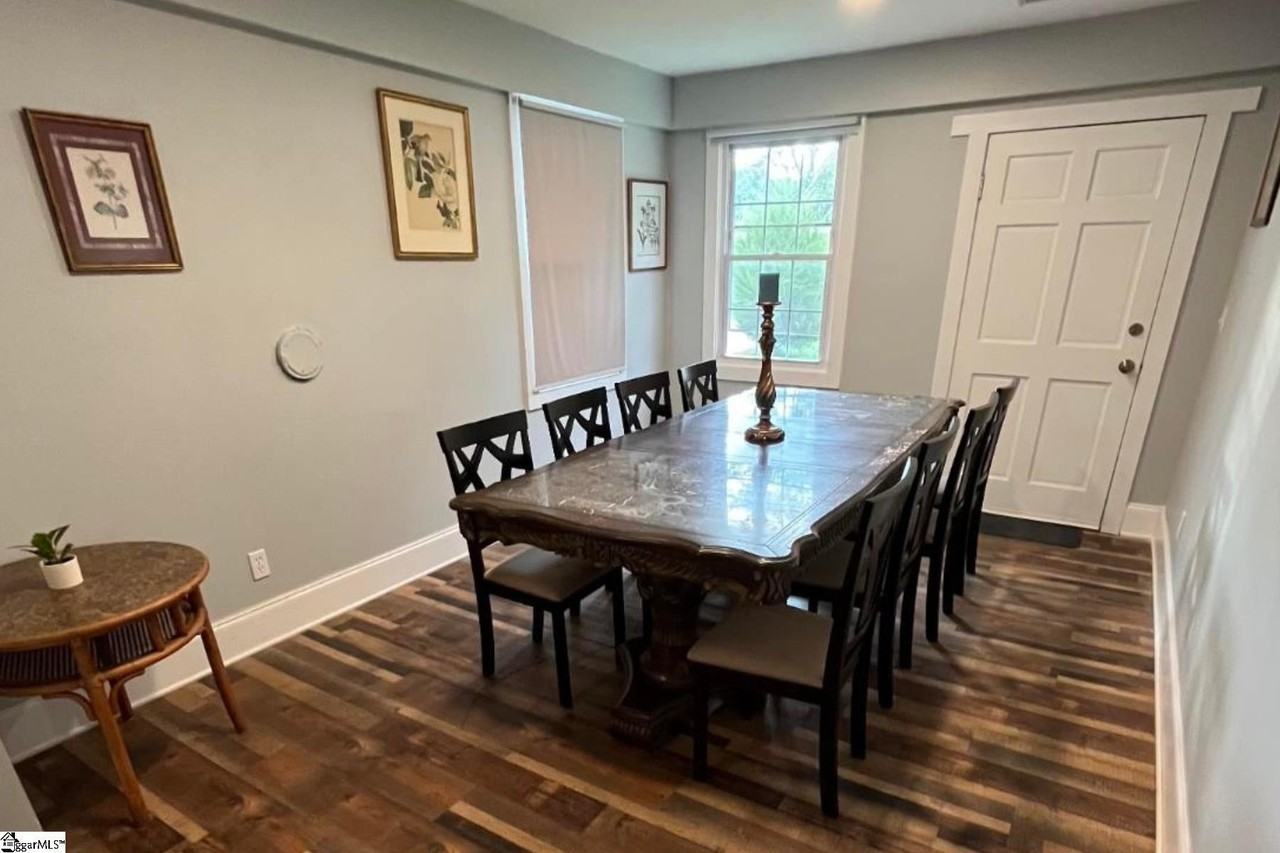 702 E Lee Rd - Photo 4 of 15