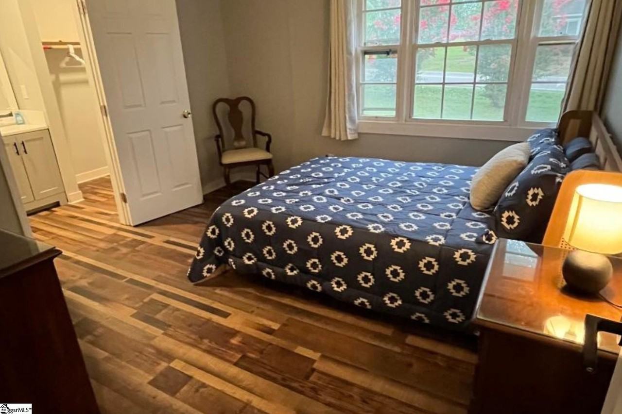 702 E Lee Rd - Photo 7 of 15