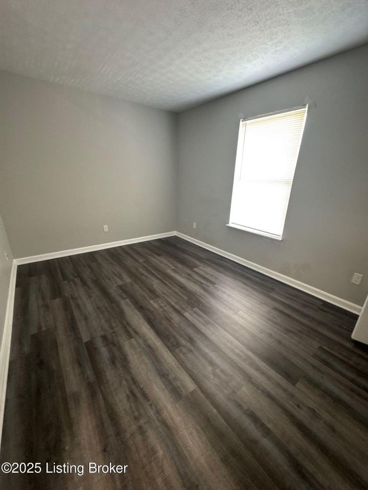 4103 Blue Lick Ct #6 - Photo 6 of 14
