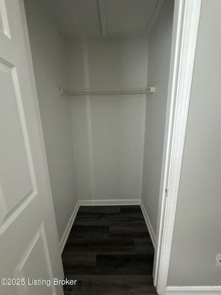 4103 Blue Lick Ct #6 - Photo 7 of 14