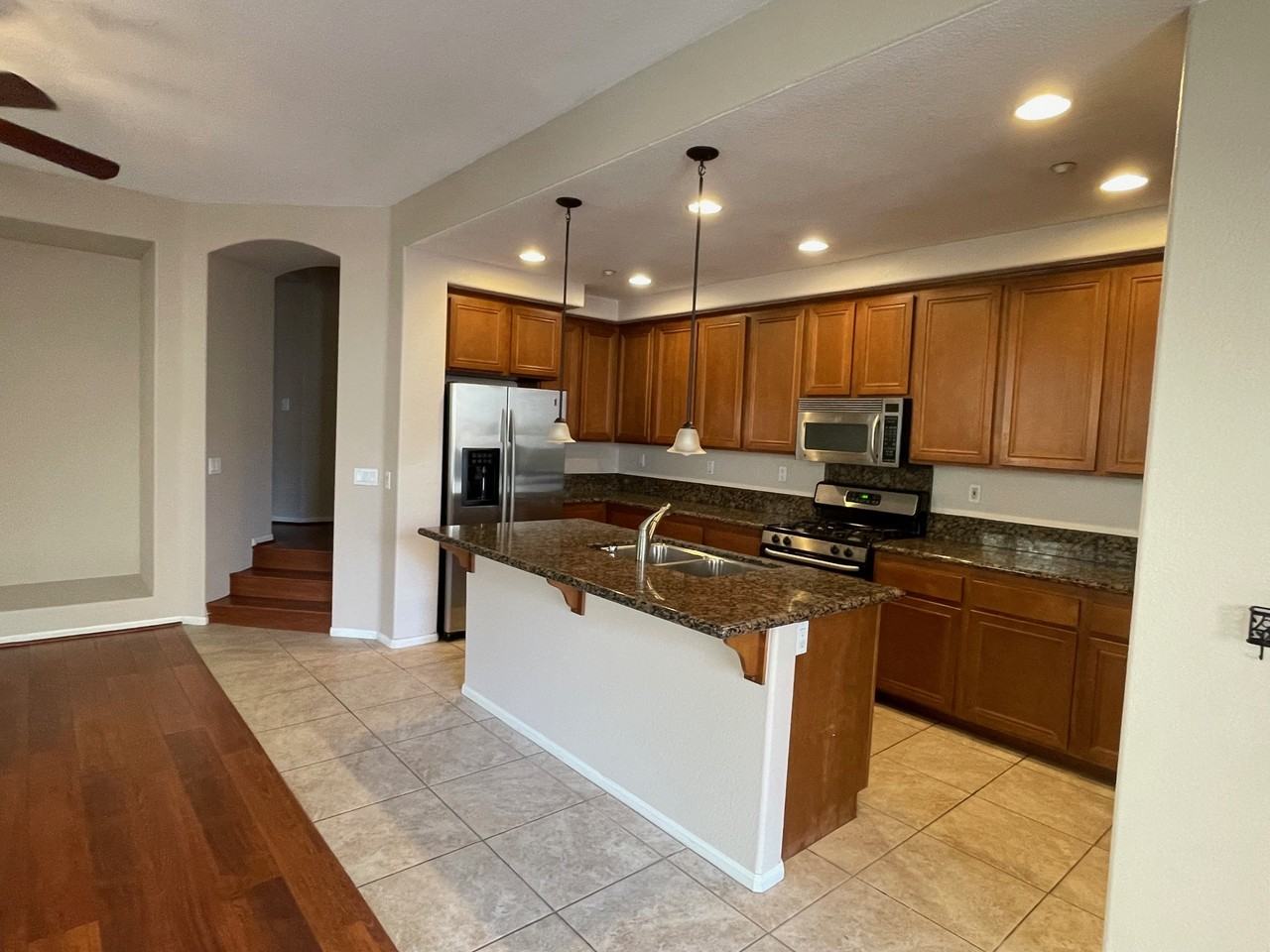 678 Kellogg St #678 - Photo 4 of 33