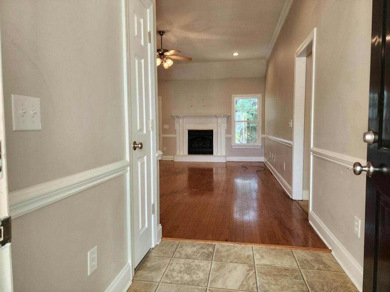 381 Rosemount Drive - Photo 3 of 21