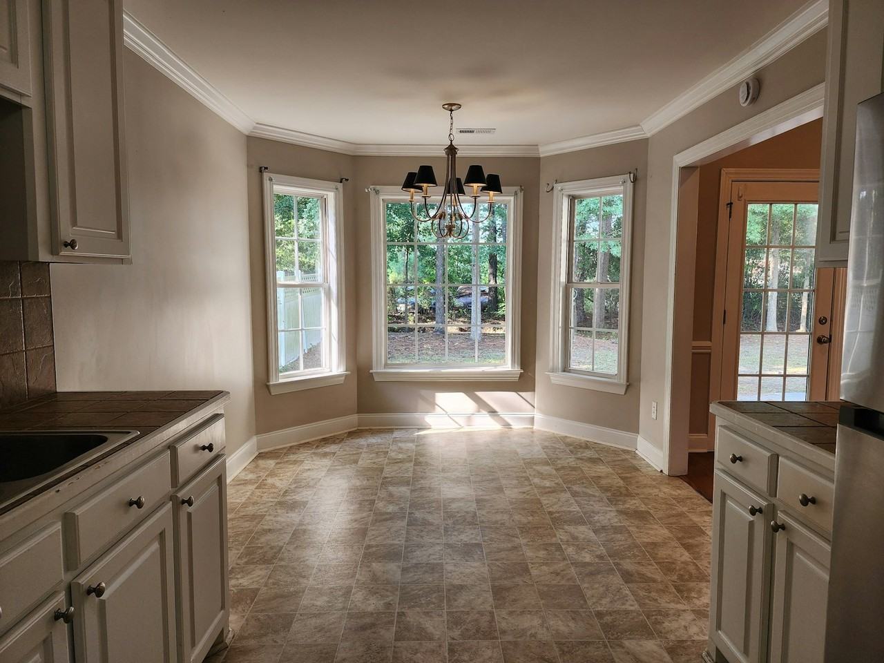 381 Rosemount Drive - Photo 7 of 21