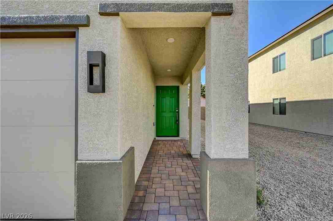 2124 Abraham Ave - Photo 5 of 50