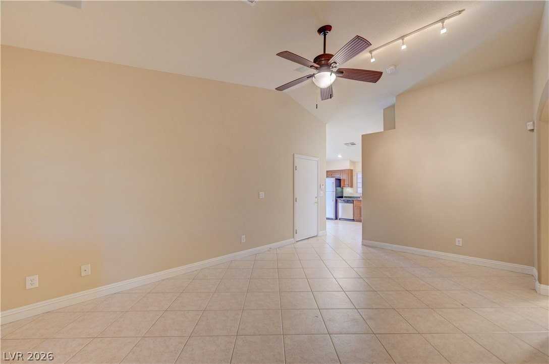 8556 Lakota St - Photo 4 of 33