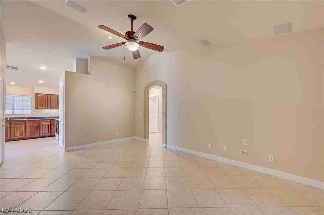 8556 Lakota St - Photo 5 of 33