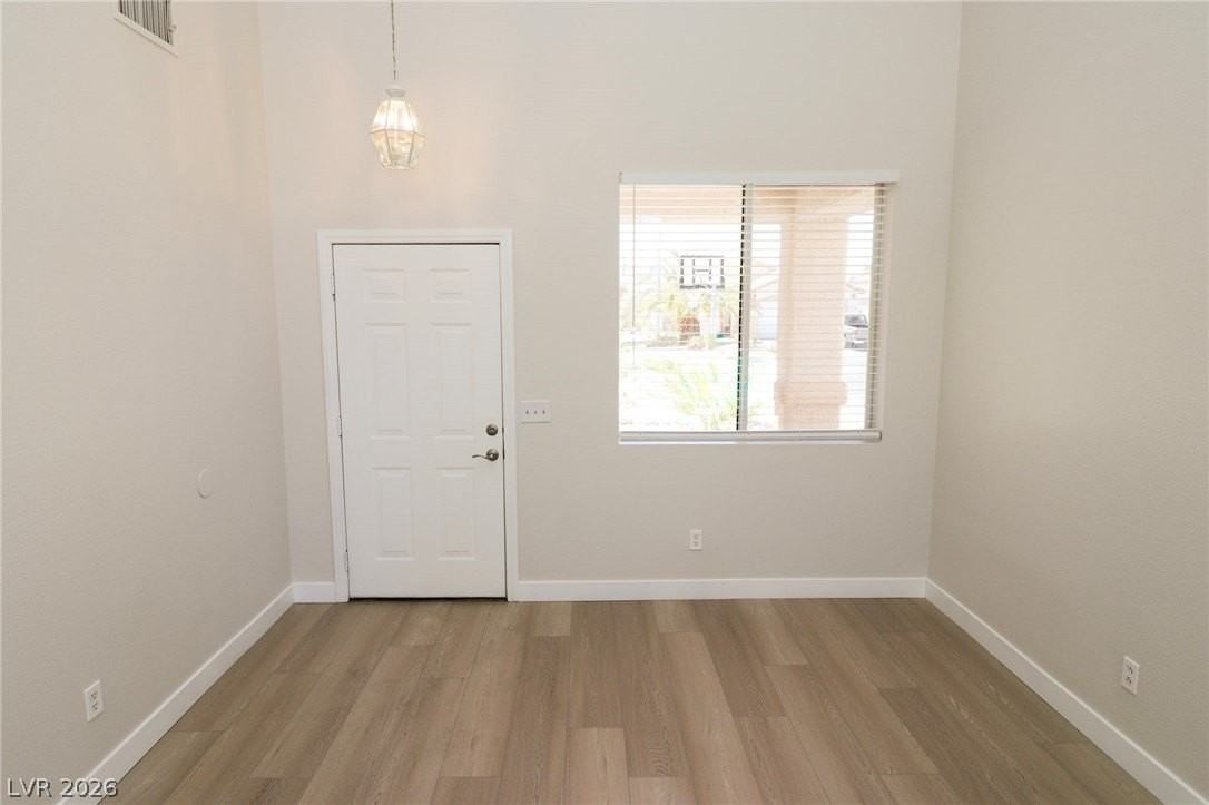 9450 Spellman Ct - Photo 4 of 24