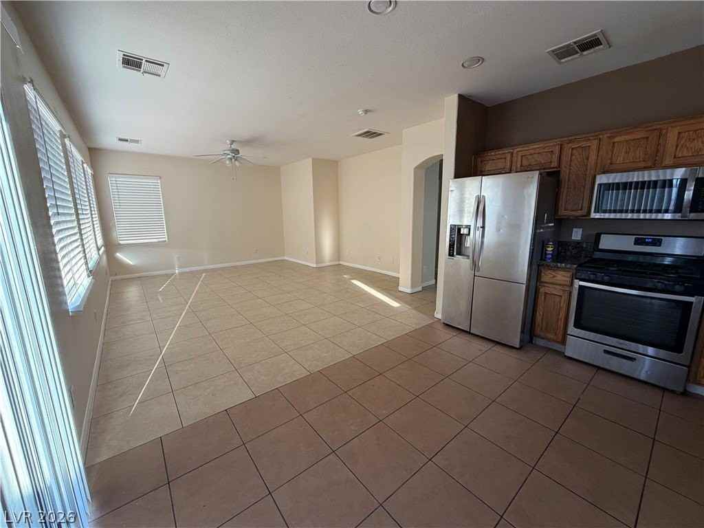9196 Grand Sunburst Ct - Photo 5 of 30