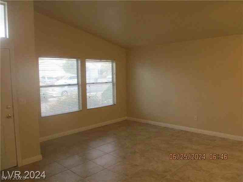 8216 Grassy Point Cir - Photo 6 of 34