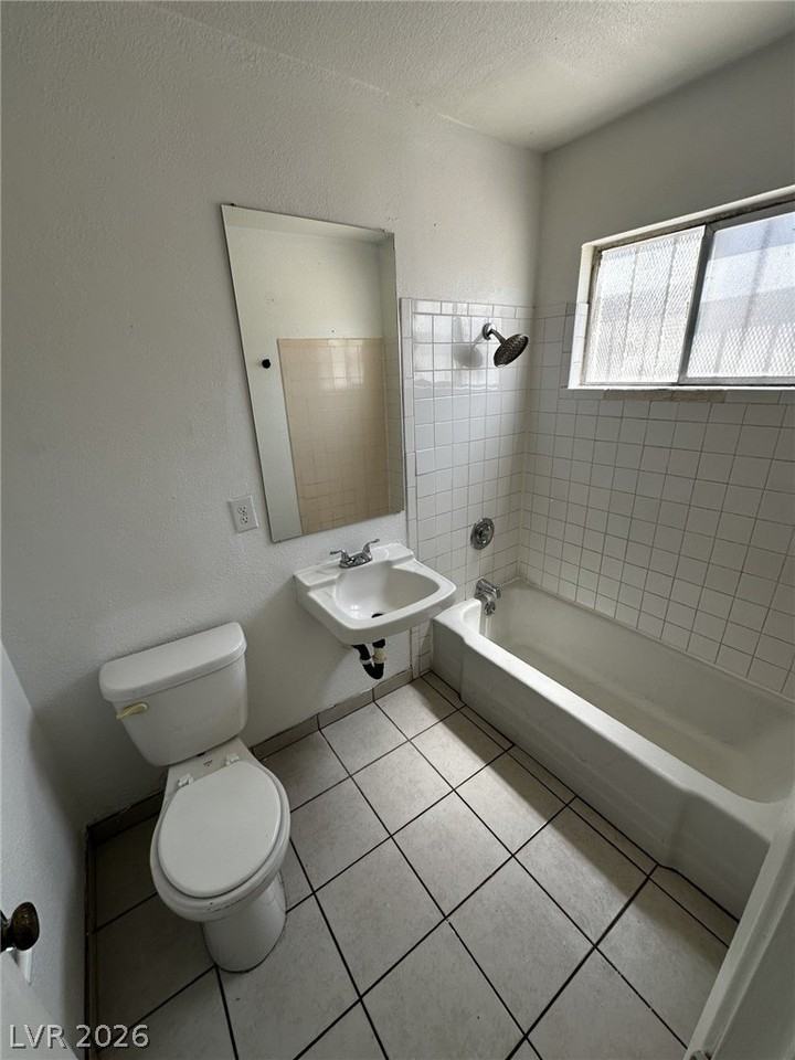115 W New York Ave #16 - Photo 6 of 7