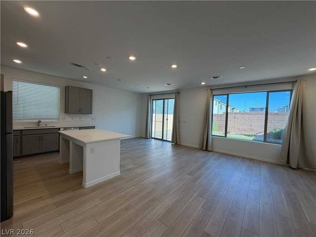 5925 Obsidian Sky Ave - Photo 6 of 31