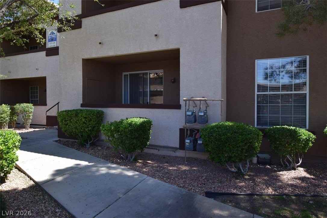 231 W Horizon Ridge Pkwy #417 - Photo 2 of 39