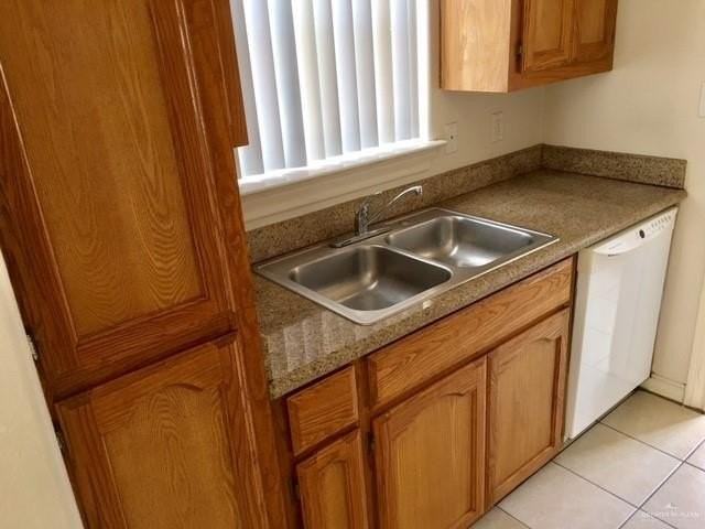 1813 Bahamas Dr - Photo 5 of 16