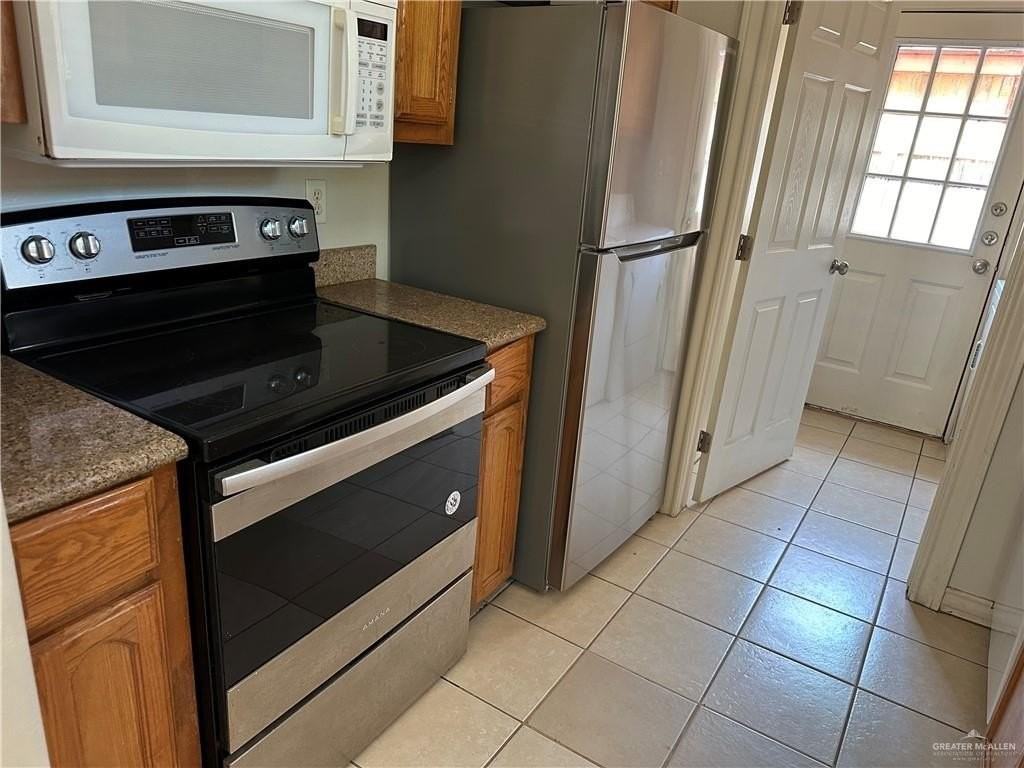 1813 Bahamas Dr - Photo 6 of 16