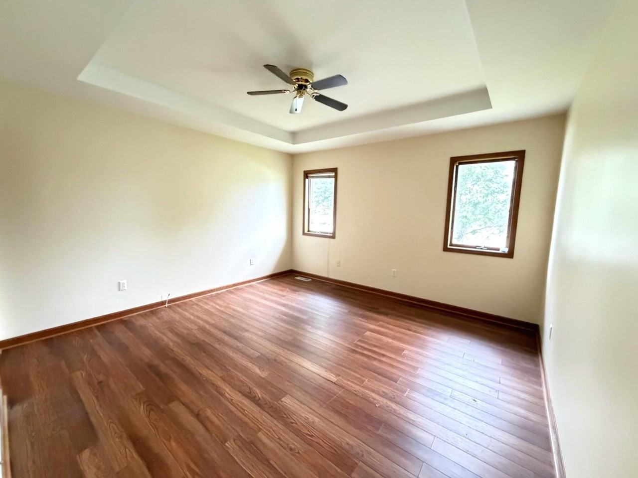 1533 Churchill Dr - Photo 5 of 15