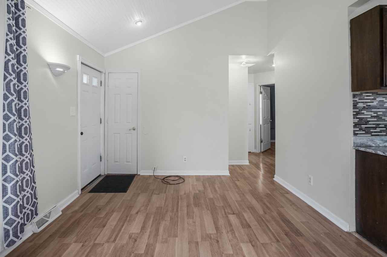 22000 Cunningham Ave - Photo 7 of 14