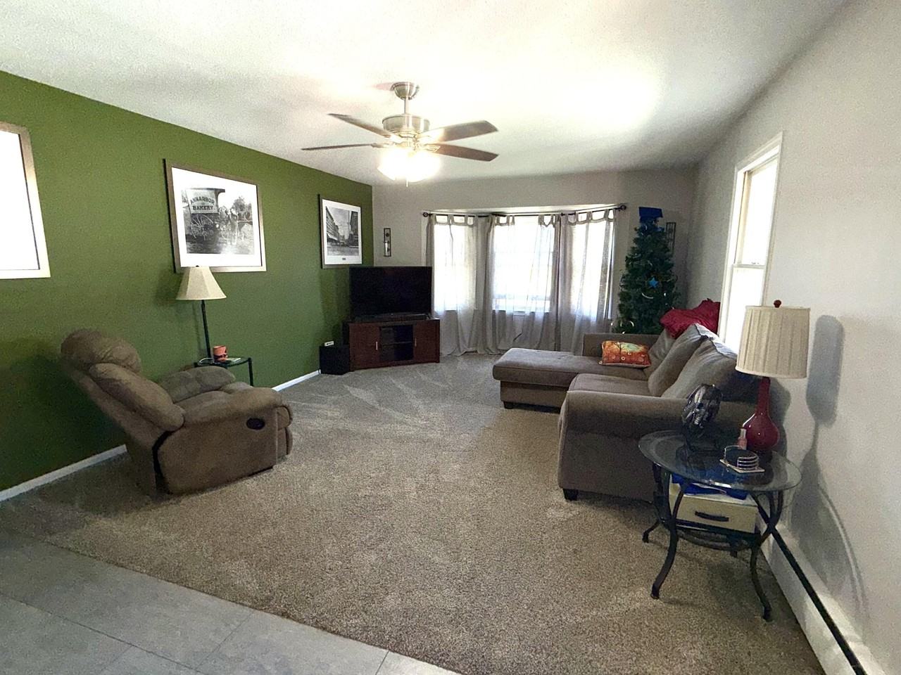 8603 Bunton Rd - Photo 4 of 21