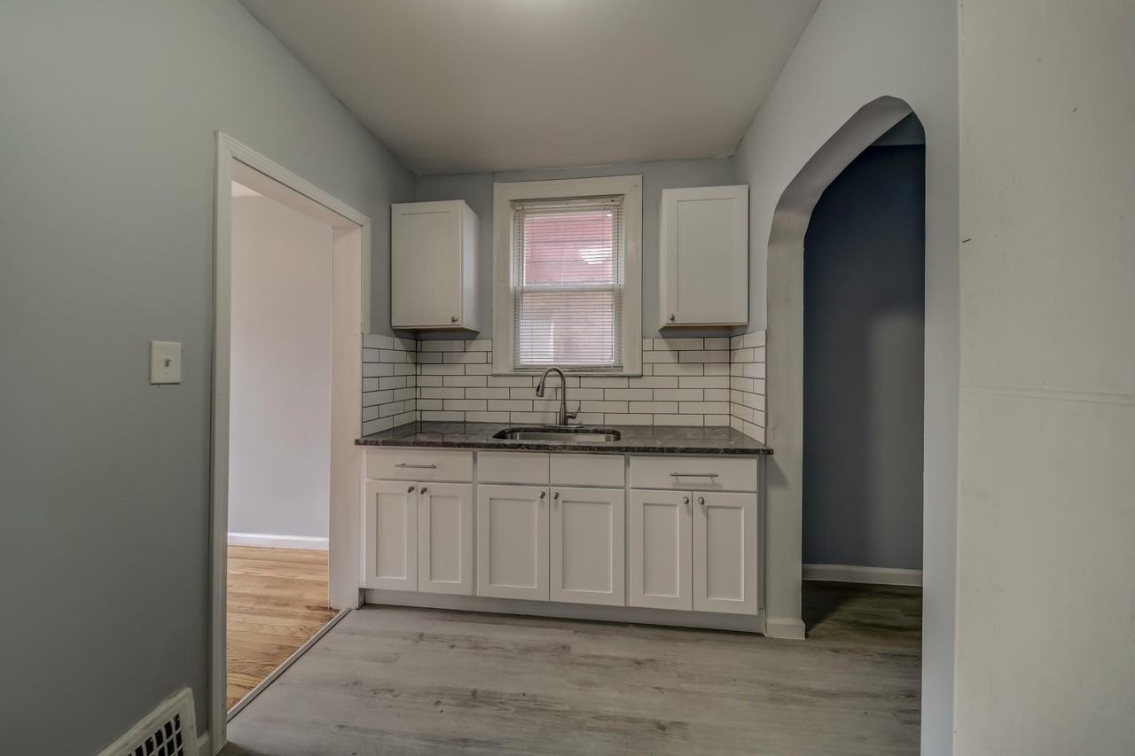 16225 Hartwell St - Photo 3 of 12