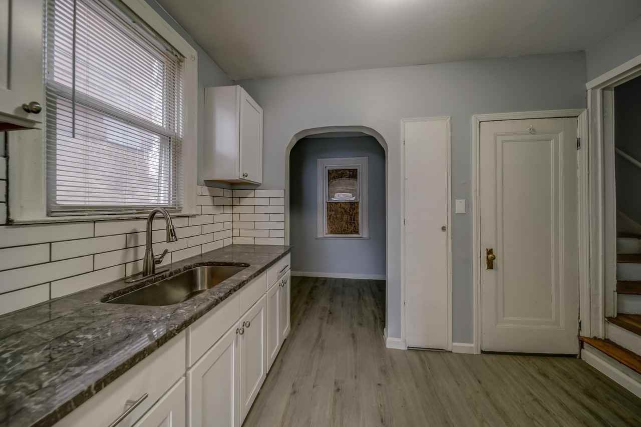 16225 Hartwell St - Photo 4 of 12