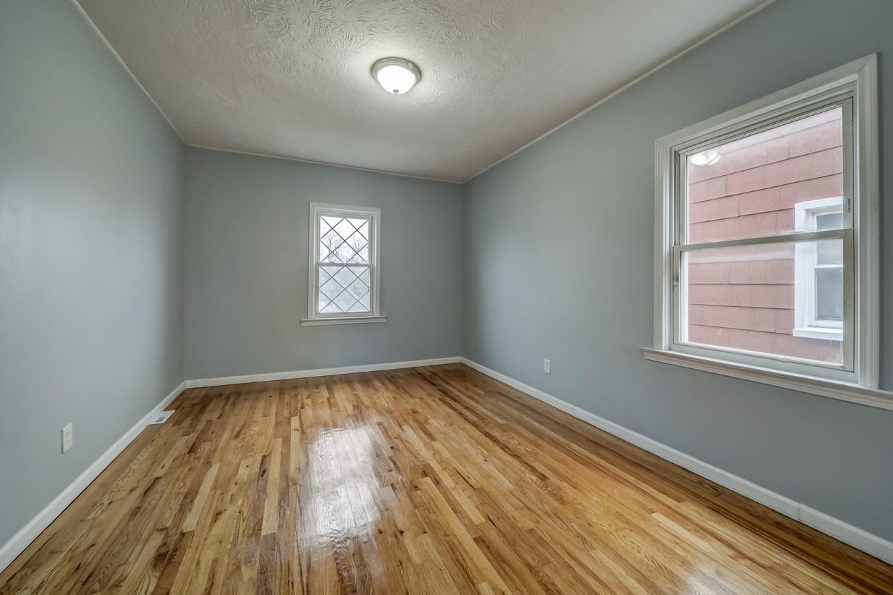 16225 Hartwell St - Photo 7 of 12