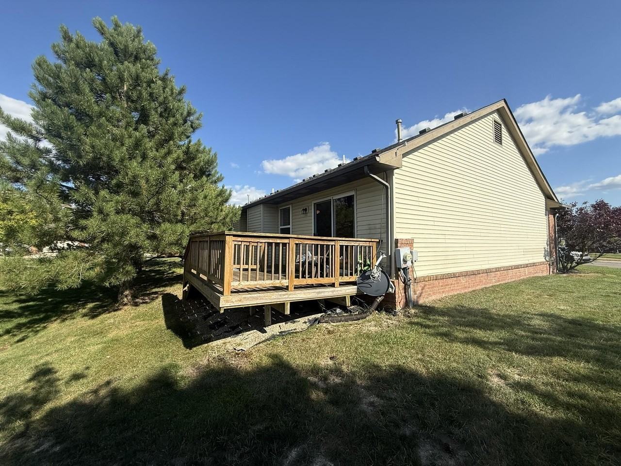1788 Wexford Dr - Photo 3 of 26