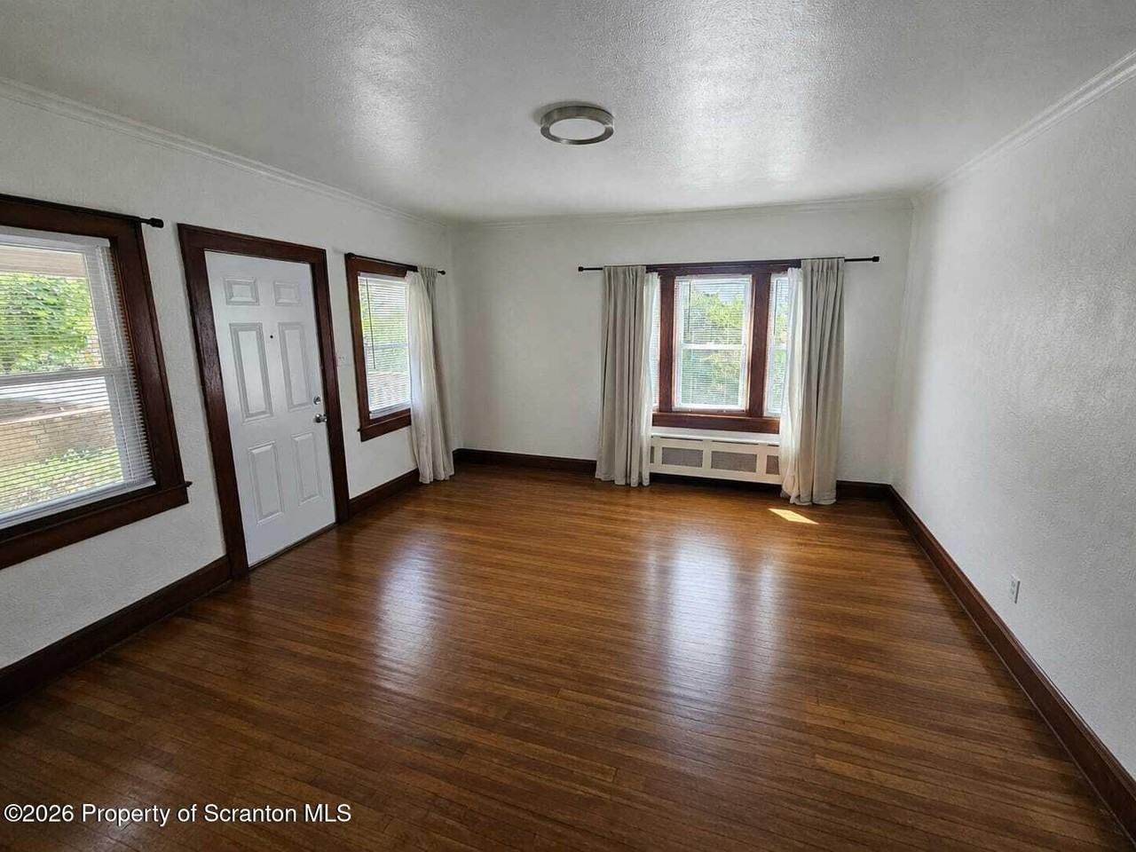 1057 Lincoln St #1 - Photo 4 of 17