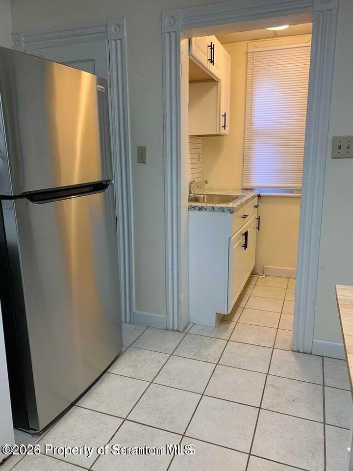 2430 Amelia Ave - Photo 2 of 16