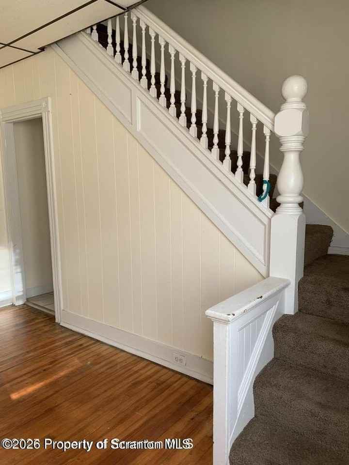 2430 Amelia Ave - Photo 4 of 16