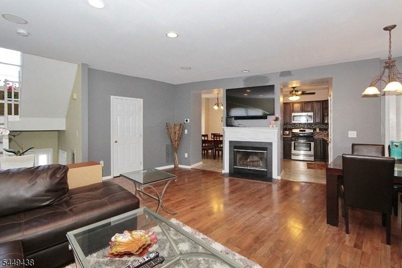 1408 Norwood Way - Photo 4 of 41
