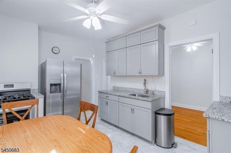 120 W 50th St - Photo 6 of 10