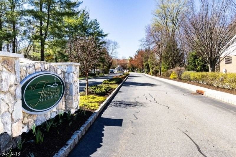90 Winged Foot Dr