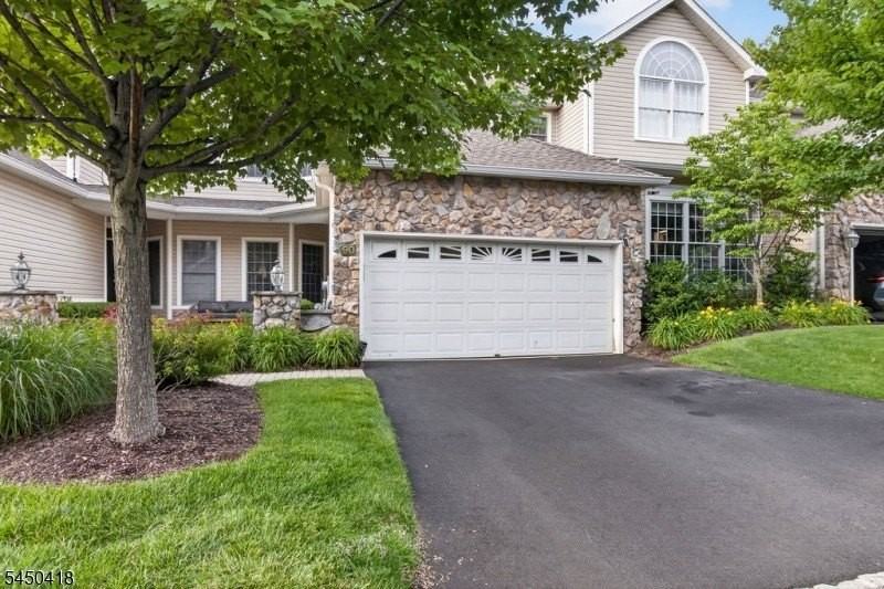 90 Winged Foot Dr - Photo 2 of 36