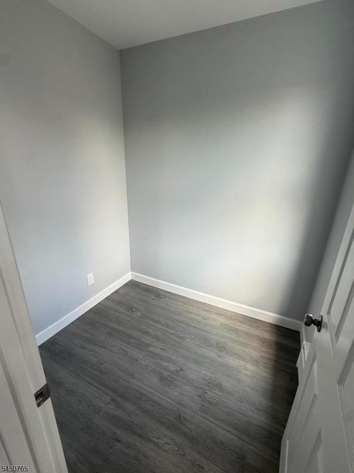 812 Bayway Ave #1A - Photo 3 of 6