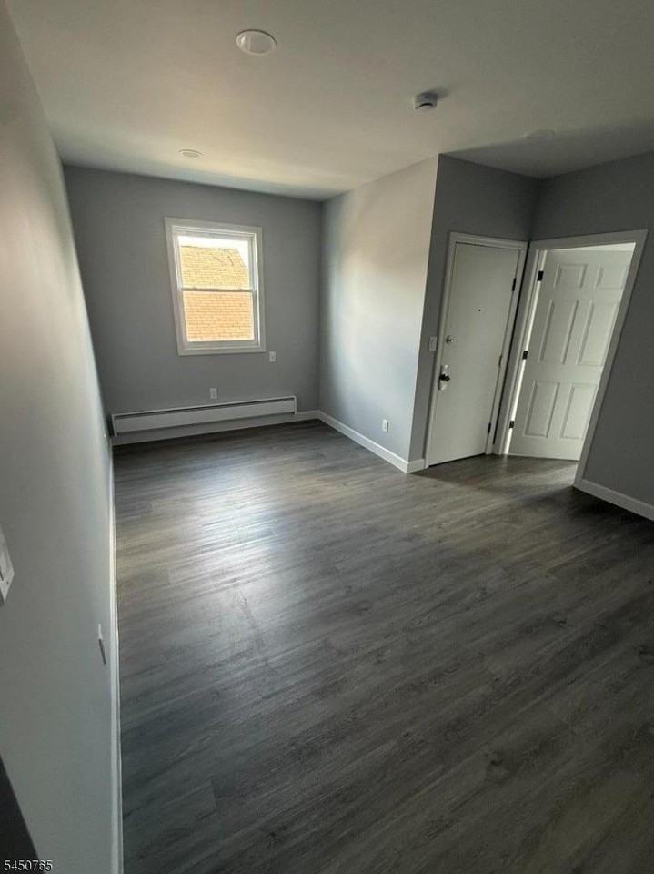 812 Bayway Ave #1A - Photo 5 of 6