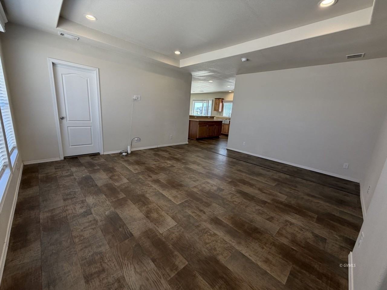 3722 W 20th St - Photo 6 of 35