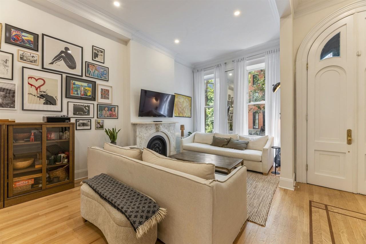 8 Paulmier Pl - Photo 6 of 35