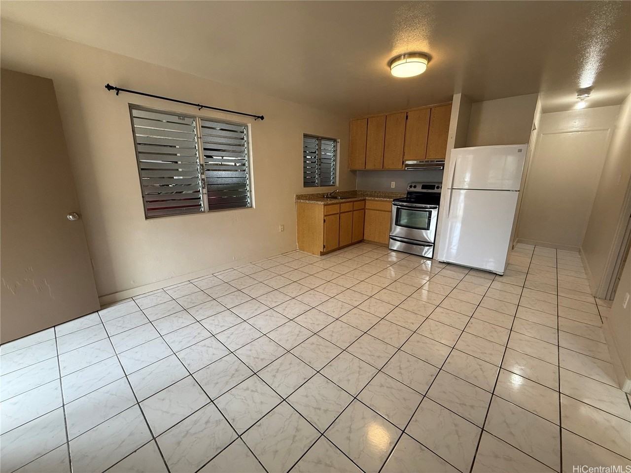 234 Oneawa St #B - Photo 3 of 9