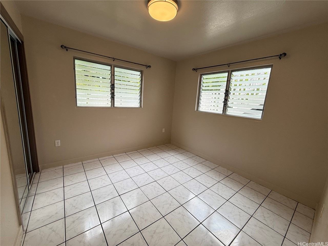 234 Oneawa St #B - Photo 4 of 9