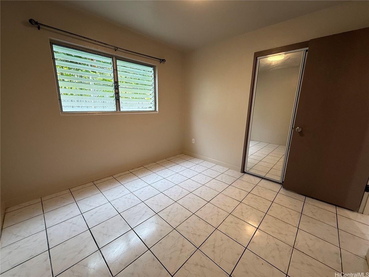 234 Oneawa St #B - Photo 6 of 9