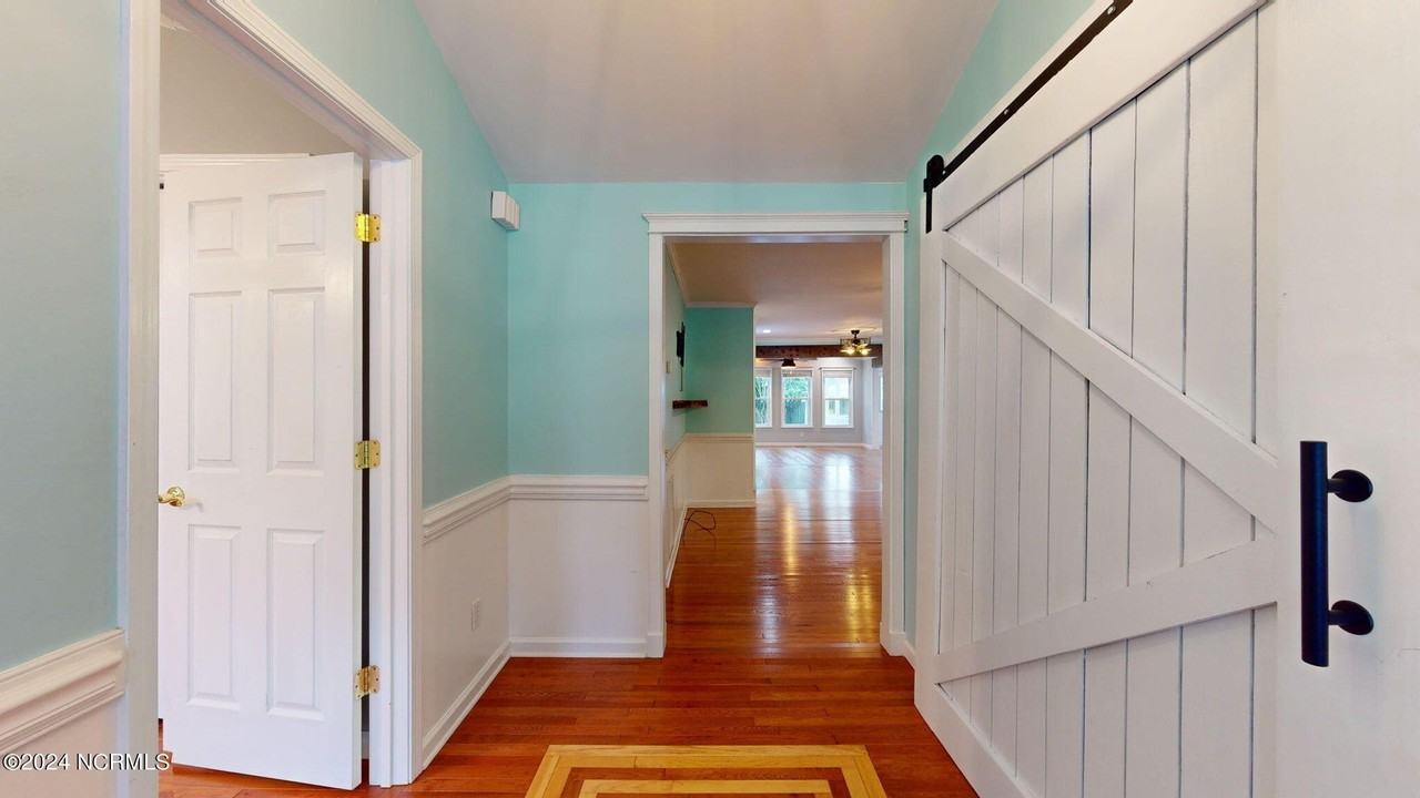 221 Salty Shores Rd - Photo 4 of 50