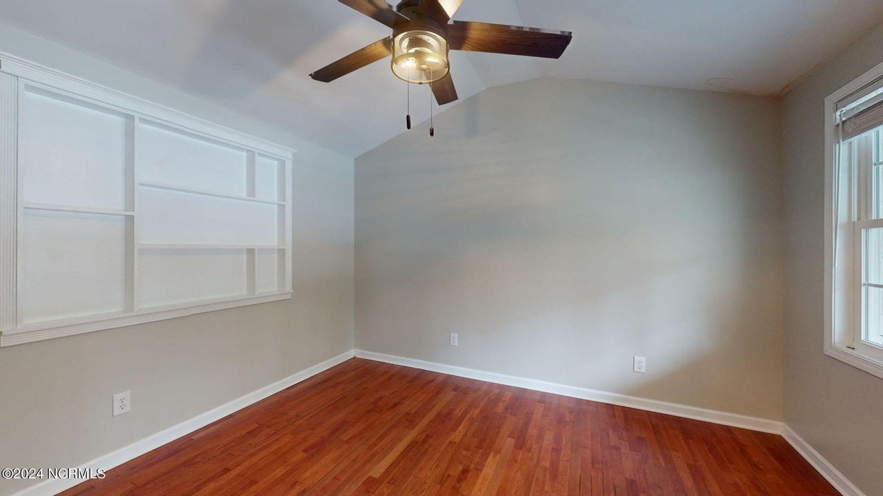 221 Salty Shores Rd - Photo 5 of 50