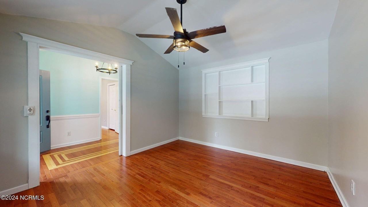 221 Salty Shores Rd - Photo 6 of 50