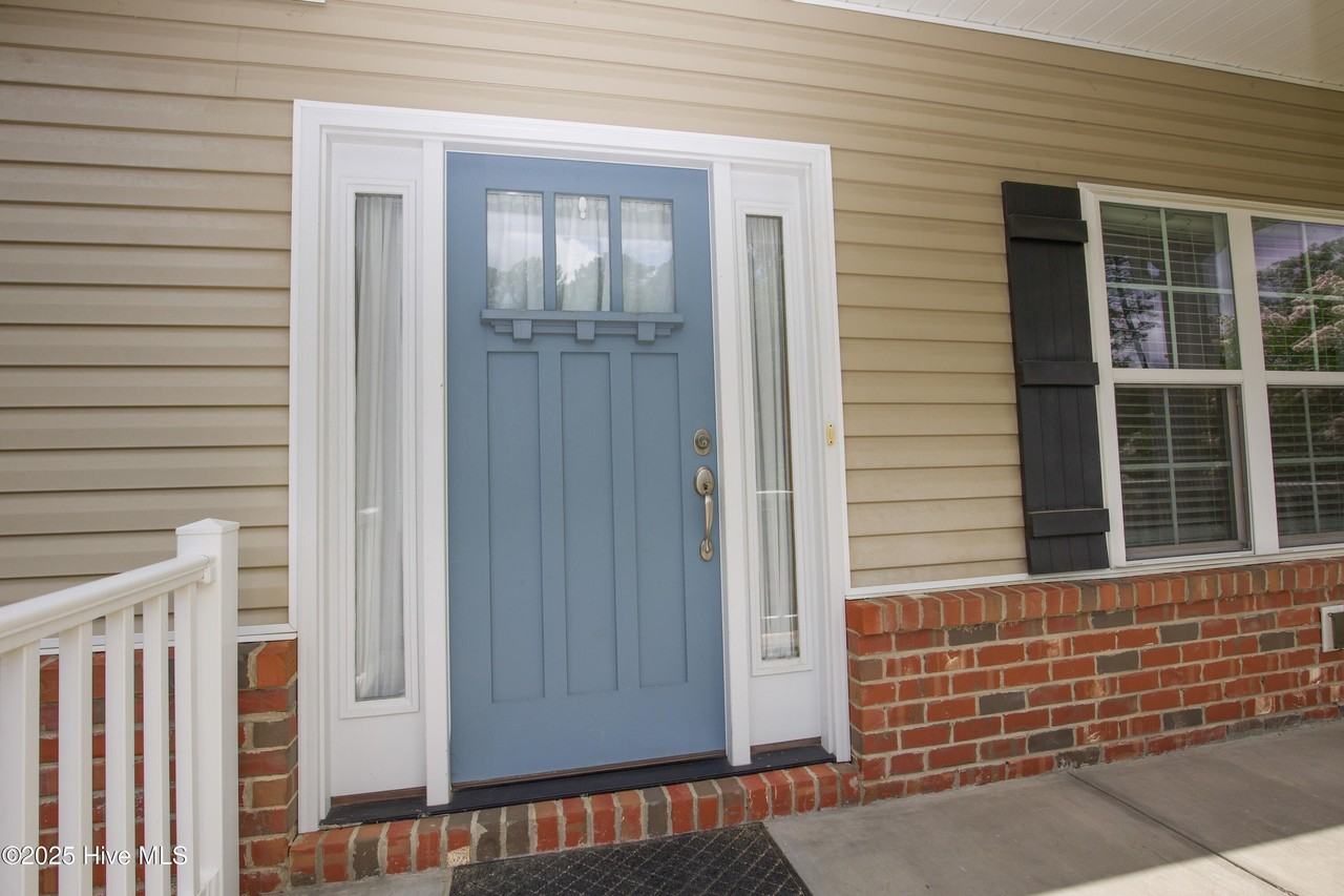 25 Forrest Dr - Photo 4 of 50