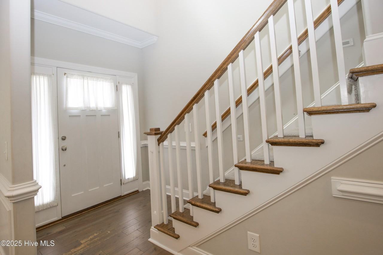 25 Forrest Dr - Photo 7 of 50